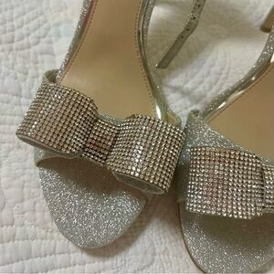 Badgley Mischka Silver Sparkle Heels with Rhinestone Bow NWT